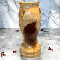 Blumenvase aus Eibenholz