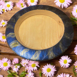 Schale mit farbigem Kranz
